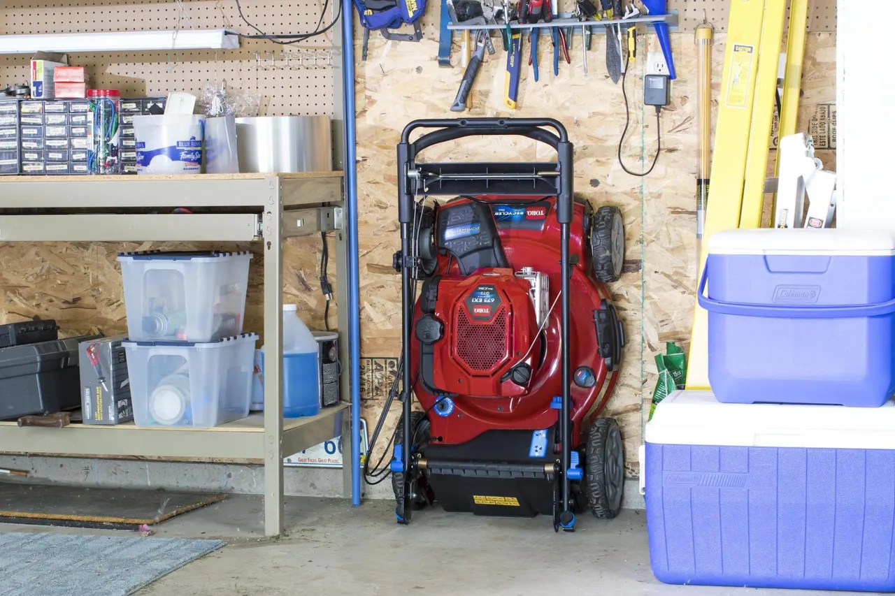 TORO Walk Power Mowers - Rose Farm Supply