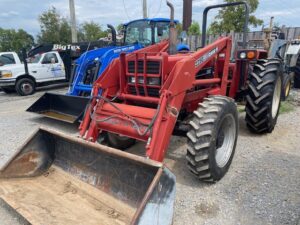 Pre-Owned Case International 585 4wd ROPS tractor w/ front end loader