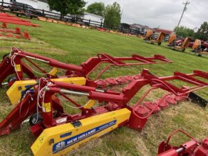 New Holland Duradisc 109M mounted discmower